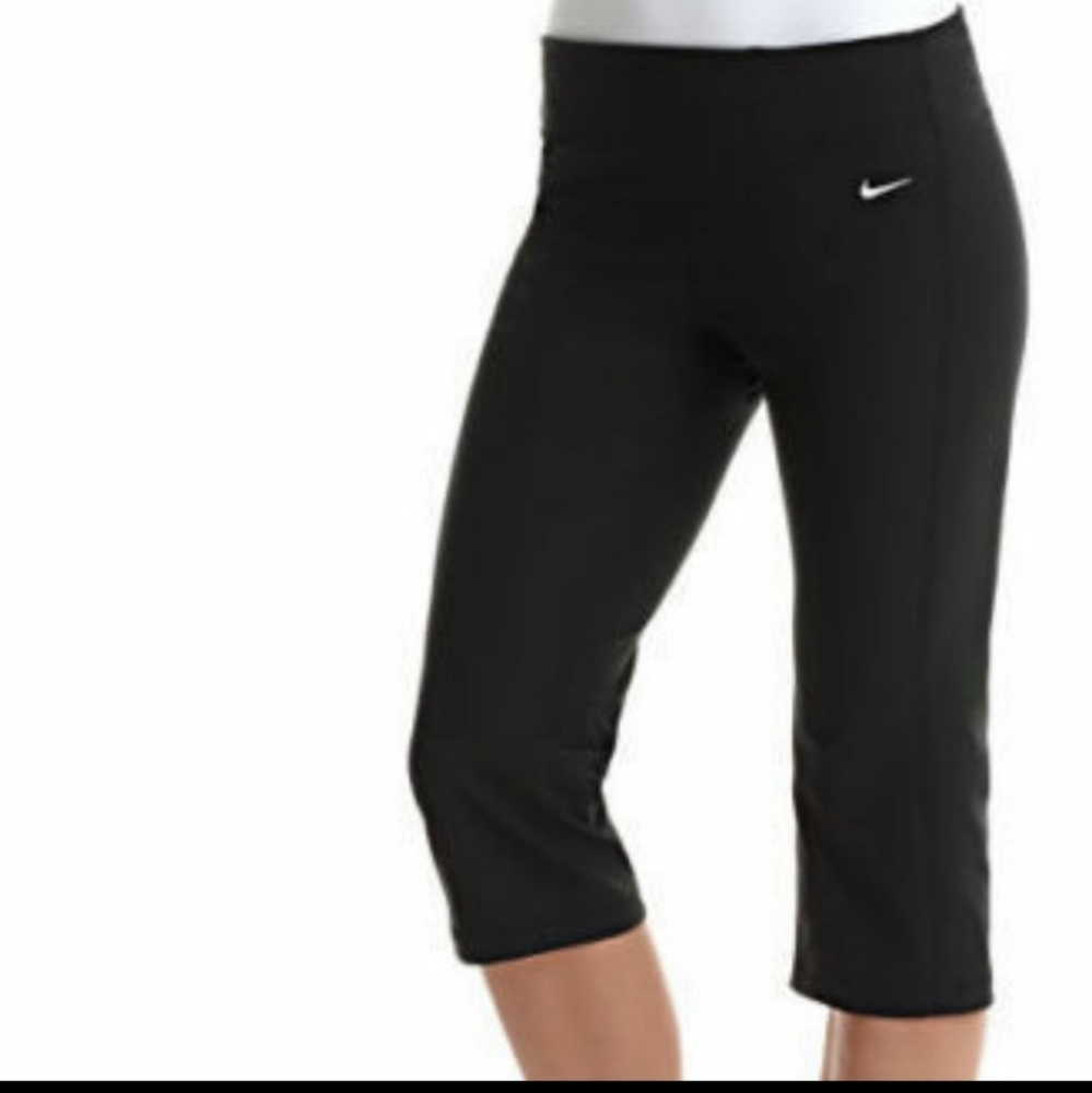 Nike women's size small black capri dry fit slim fit
